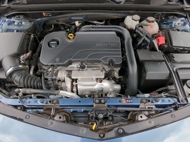 2024 Chevrolet Malibu LT photo