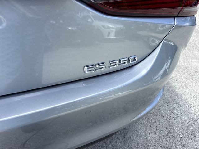 2025 Lexus ES 350 - Photo 25