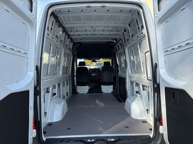 2025 Mercedes-Benz Sprinter 2500 Cargo 144 WB photo