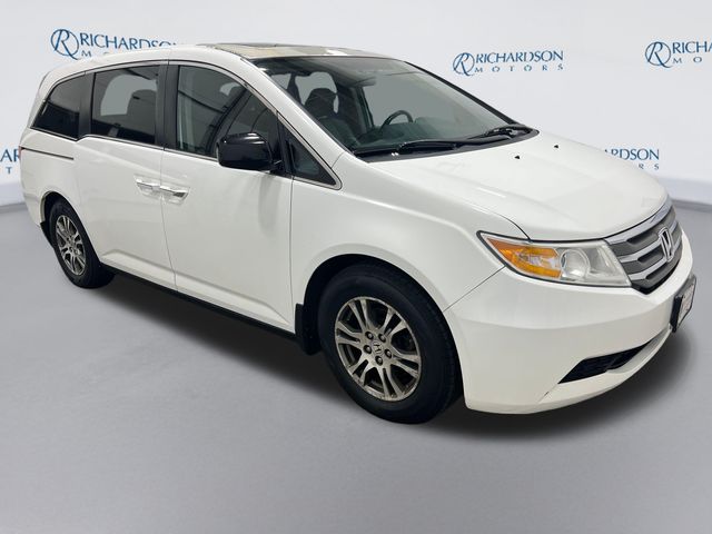 View vehicle photo 7