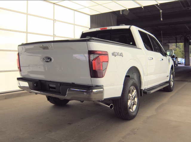 2024 Oxford White Ford F-150 XLT 4X4 Truck