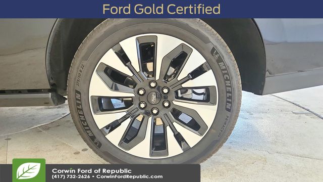 Black Metallic 2025 Ford Expedition Platinum 4WD SUV / Crossover Four-Wheel Drive Automatic