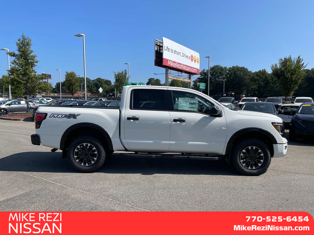 2024 Nissan Titan PRO-4X 2