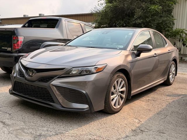 Gray 2024 Toyota Camry Sedan Front-Wheel Drive 8-Speed Automatic