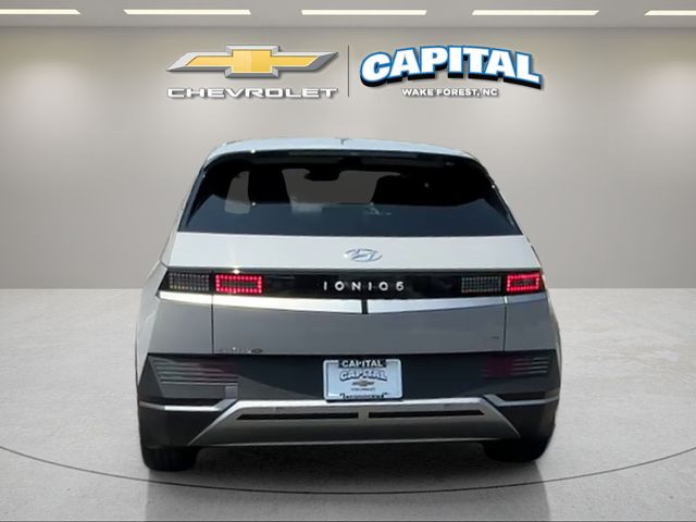 Used 2023 Gray Hyundai SEL image 4