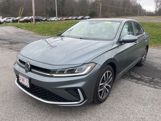 Certified Used 2025  Volkswagen 1.5T SE image 11