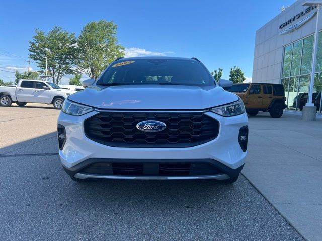 2025 Ford Escape Hybrid ST-Line Select - Silver Metallic exterior view 2