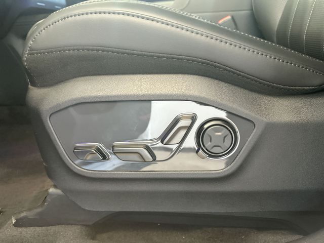 New 2027 White Kia X-Line SX Prestige image 16