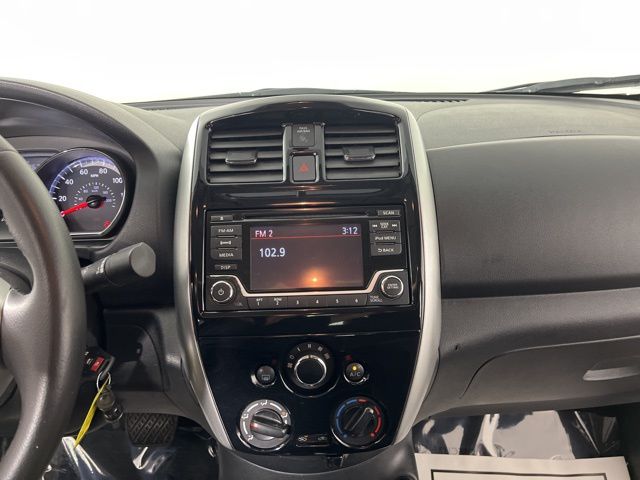 2017 Nissan Versa 1.6 SV 25