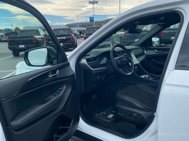 new 2025 Jeep Grand Cherokee L car, priced at $38,083