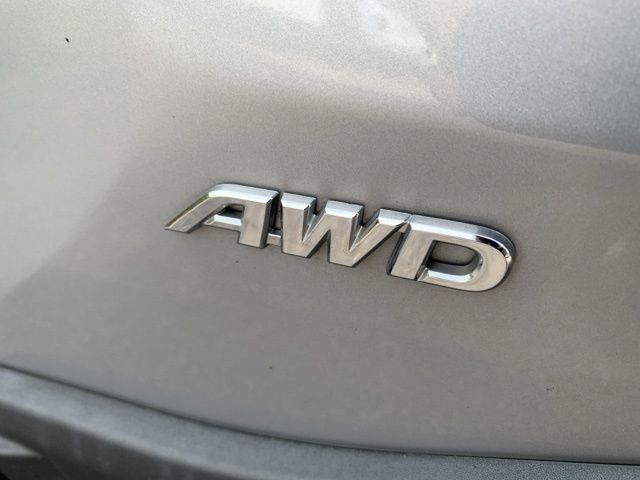 2021 Toyota RAV4 Hybrid XLE photo