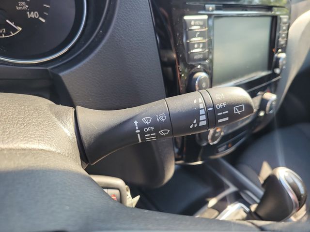 Used 2020 Gray Nissan S image 25