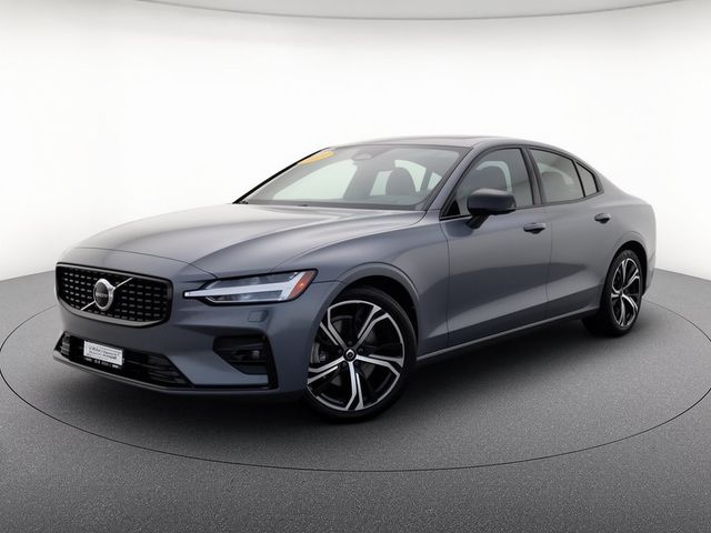 Gray Metallic 2023 Volvo S60 Sedan Front-Wheel Drive Automatic