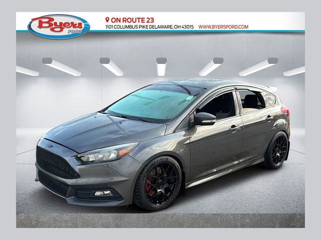 Gray (Magnetic) 2016 Ford Focus Hatchback Front-Wheel Drive 6-Speed Manual