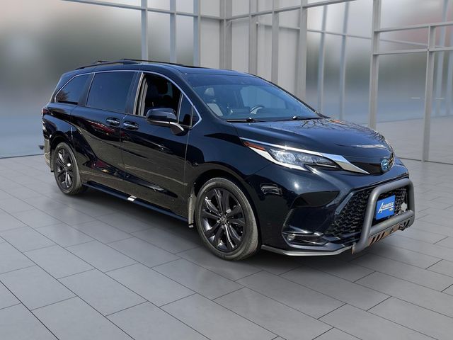 Midnight Black Metallic 2022 Toyota Sienna XSE 7-Passenger FWD Minivan Front-Wheel Drive Continuously Variable Transmission