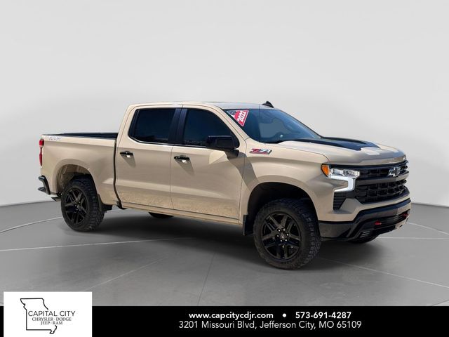 Sand Dune Metallic 2022 Chevrolet Silverado 1500 LT Trail Boss Crew Cab 4WD Pickup Truck Four-Wheel Drive 8-Speed Automatic
