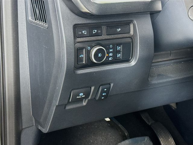 2024 Silver Metallic Ford F-350SD Lariat 4X4 Truck