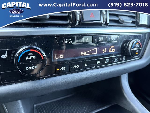 Used 2022 Gray Nissan SL image 29
