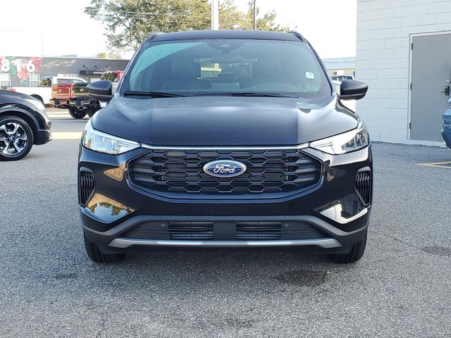 2025 Ford Escape ST-Line 2