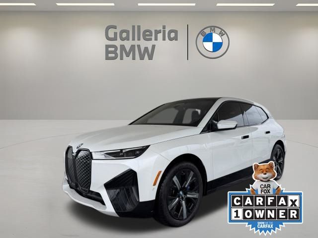 2024 BMW iX xDrive50's photo