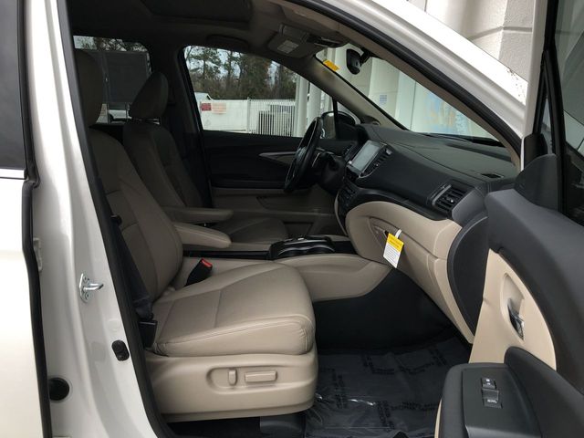 used 2023 Honda Ridgeline car, priced at $27,500