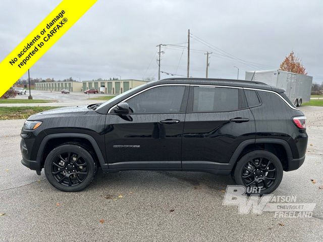 2022 Jeep Compass Latitude Lux 2