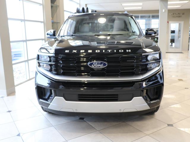 Used 2025 Ford Expedition Platinum with VIN 1FMJK1MG7SEA01305 for sale in Kansas City