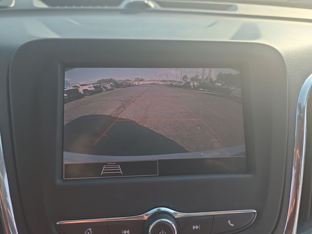 Used 2022 White Chevrolet LT image 23