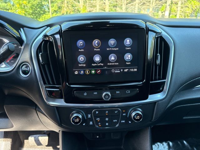 2022 Chevrolet Traverse Cloth photo 16