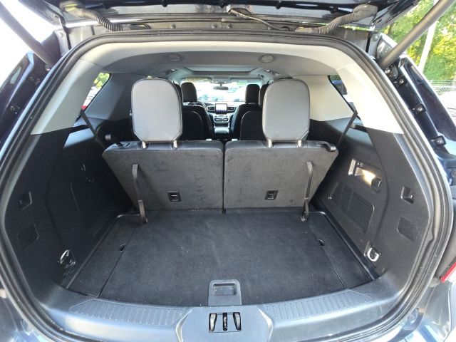 2023 Ford Explorer XLT:B02479