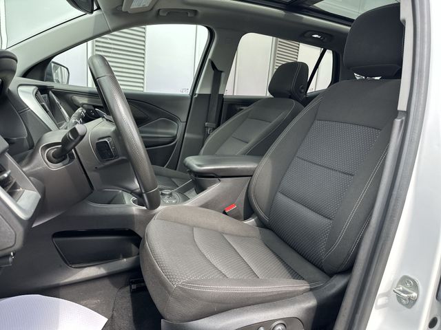 Used 2022 White GMC SLE image 15