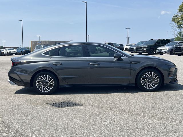 Used 2025 Gray Hyundai SEL image 14