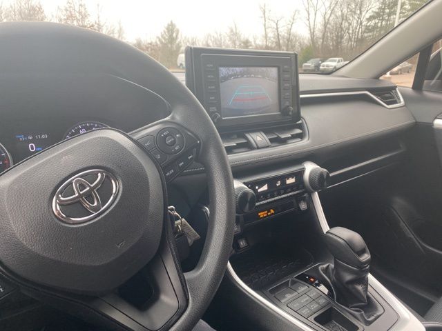 2019 Toyota RAV4 LE 26