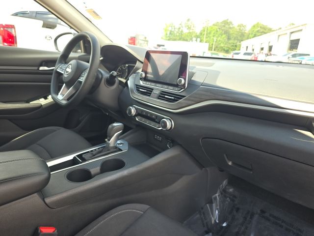 2025 Nissan Altima 2.5 SV:B02428