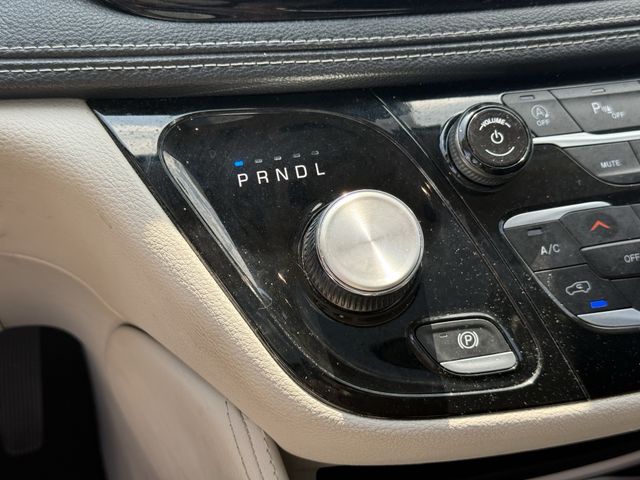 2023 Chrysler Pacifica Limited Gray at Durrett Motor Company