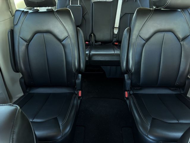 Used 2024 Black Chrysler Touring L image 23
