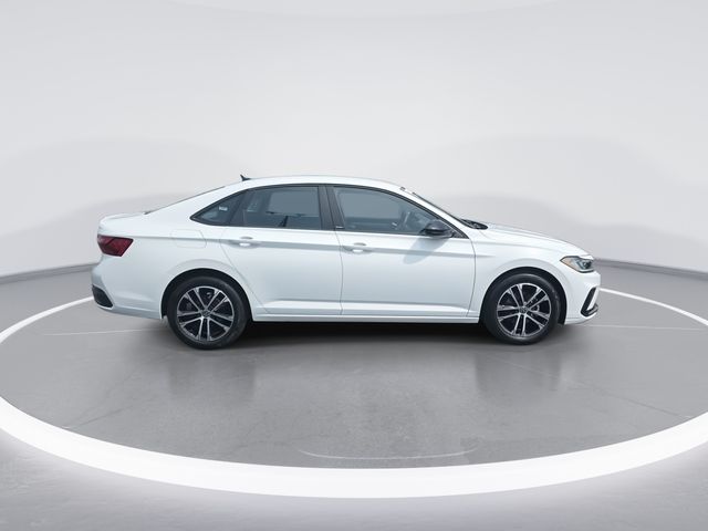 Used 2025 White Volkswagen 1.5T Sport image 8