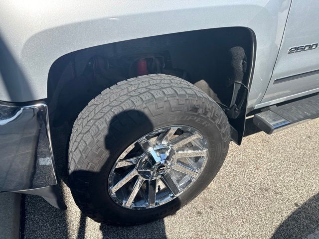 Used 2019 Silver Chevrolet LTZ image 7