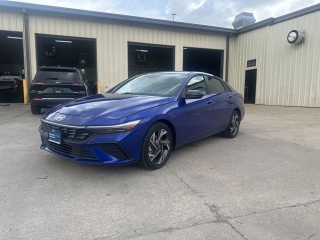 Intense Blue 2025 Hyundai Elantra SEL Sport FWD Sedan Front-Wheel Drive Continuously Variable Transmission