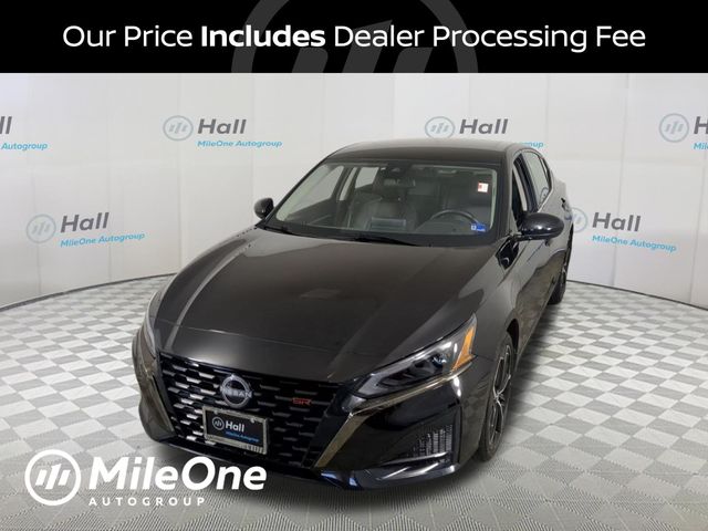 Super Black Clearcoat 2025 Nissan Altima Sedan Front-Wheel Drive Continuously Variable Transmission