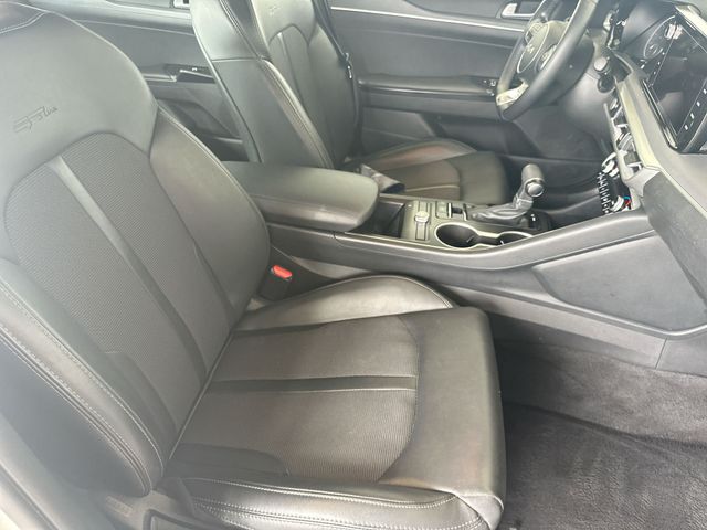 Used 2023 White Kia GT-Line image 27