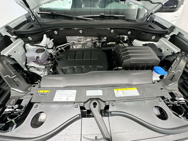 2026 Volkswagen Atlas 2.0T Peak Edition White/off-white at Luther Ford