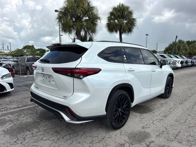 Used 2023 Toyota Highlander SUV