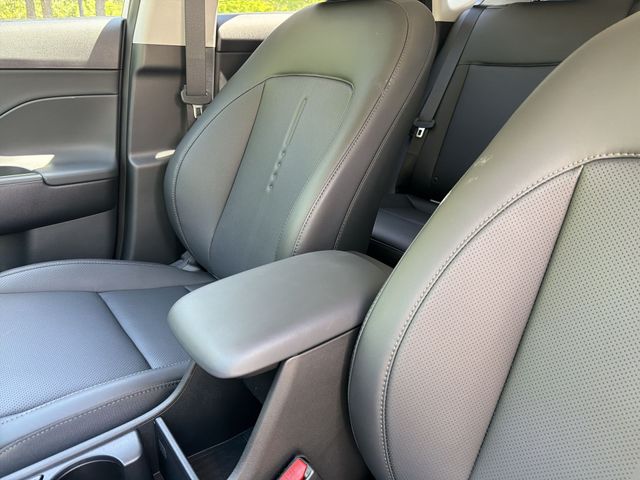 Used 2026 White Hyundai SEL Premium image 21