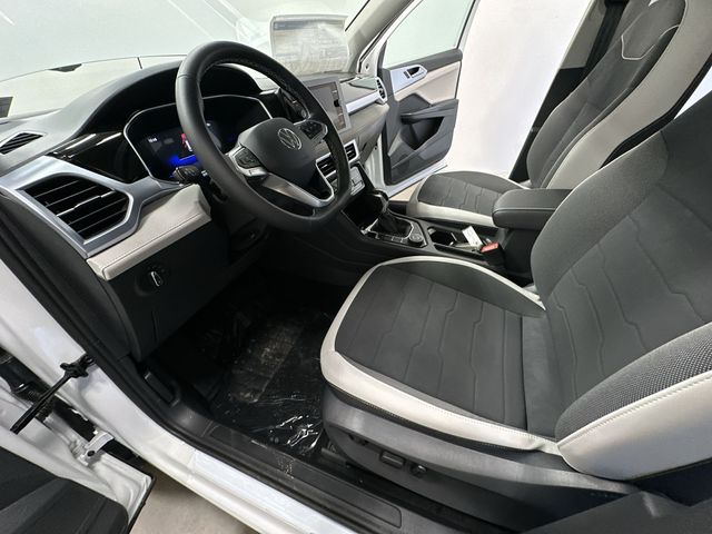 2026 Volkswagen Taos 1.5T SE White at Sutliff Volkswagen