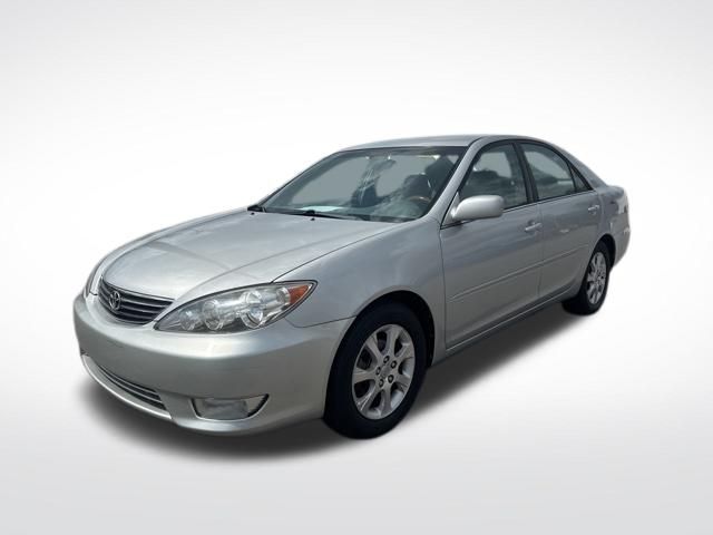 Desert Sand Mica 2005 Toyota Camry XLE FWD Sedan Front-Wheel Drive 5-Speed Automatic Overdrive