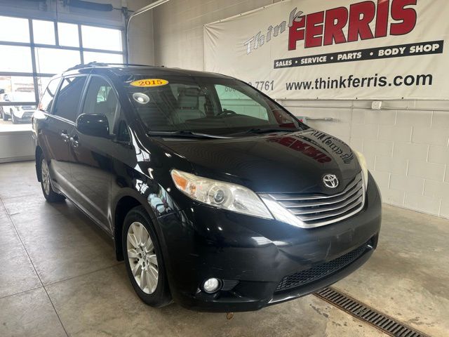 2015 Toyota Sienna XLE photo