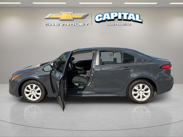 Used 2024  Toyota LE image 9