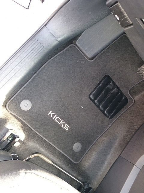 Used 2025 Nissan Kicks SUV
