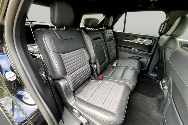 2026 Ford Explorer ST-Line - 9